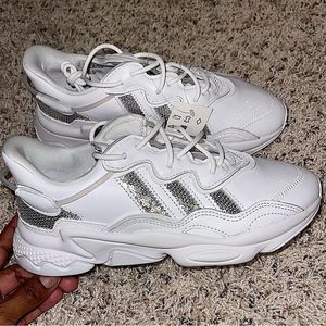 adidas Originals Womens Ozweego W G55655 Shoes Sneakers White Silver Sequins NWT